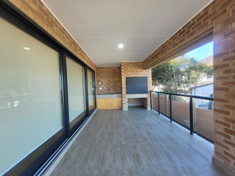4 Bedroom Property for Sale in Wavecrest Eastern Cape